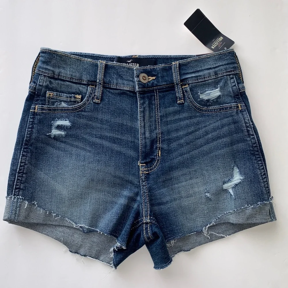 NEW WITH TAGS HOLLISTER High-Rise Short-Short Denim Shorts Raw Hem, Size…